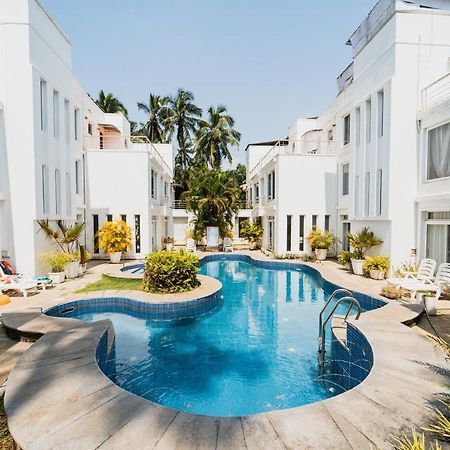 Villa M - Jia 3: Poolside Retreat in Candolim Exterior photo