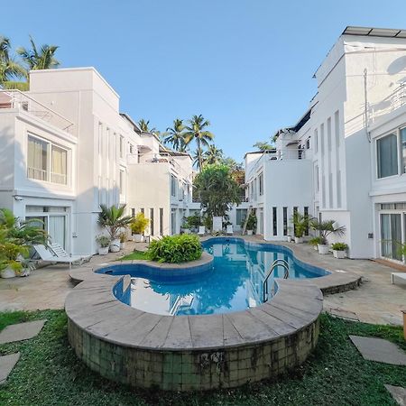 Villa M - Jia 3: Poolside Retreat in Candolim Exterior photo