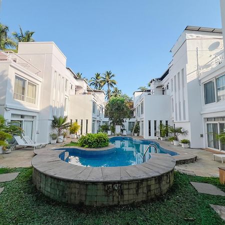 Villa M - Jia 3: Poolside Retreat in Candolim Exterior photo