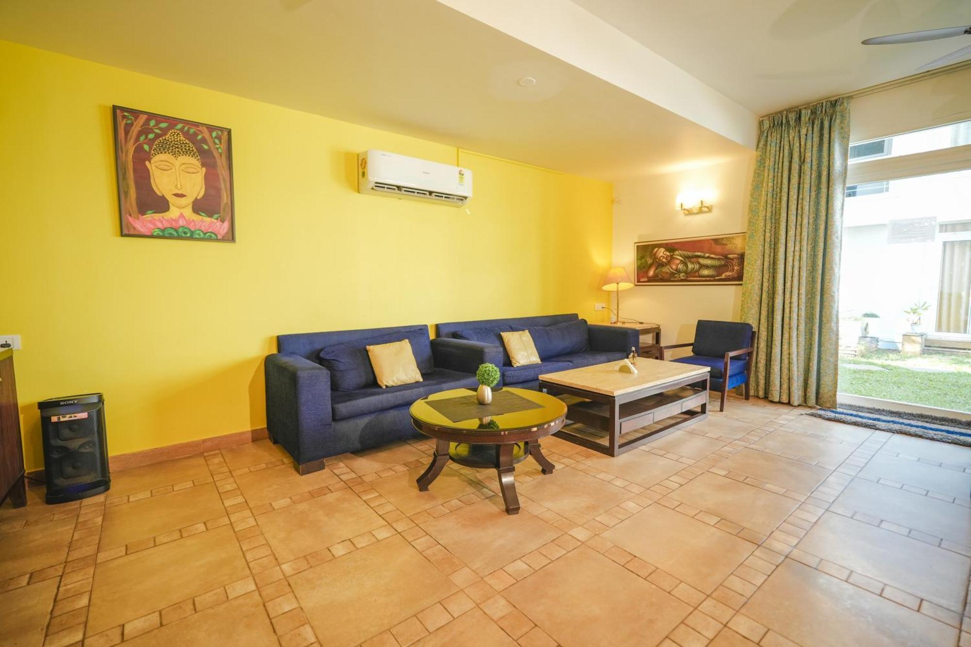 Villa M - Jia 3: Poolside Retreat in Candolim Exterior photo