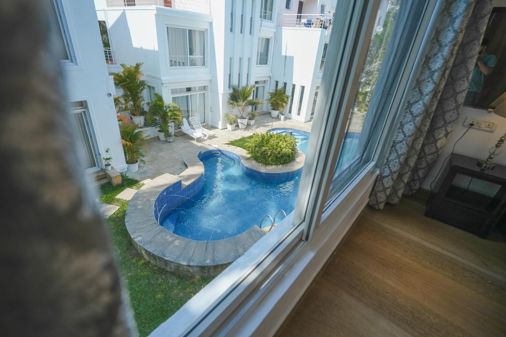 Villa M - Jia 3: Poolside Retreat in Candolim Exterior photo