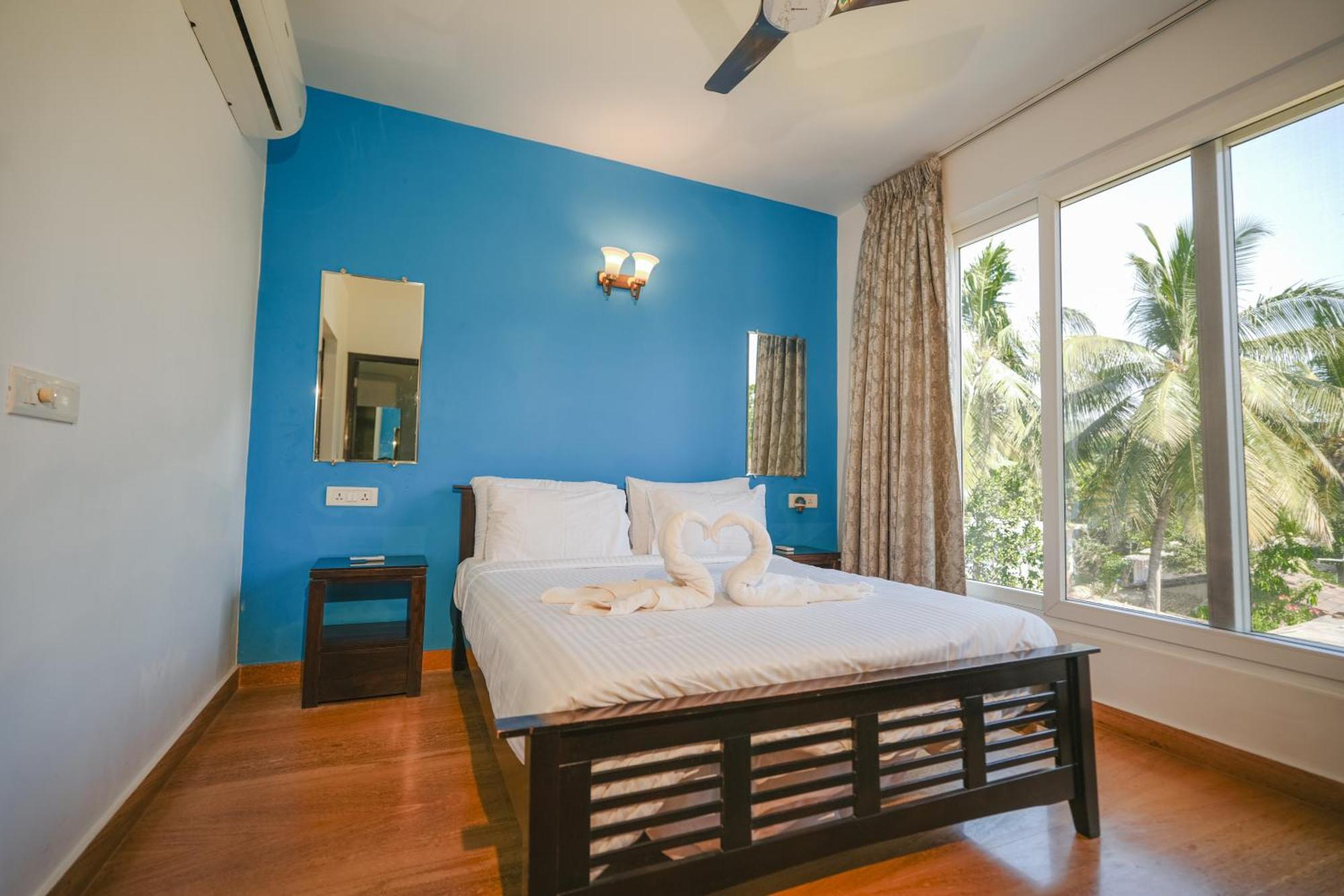 Villa M - Jia 3: Poolside Retreat in Candolim Exterior photo