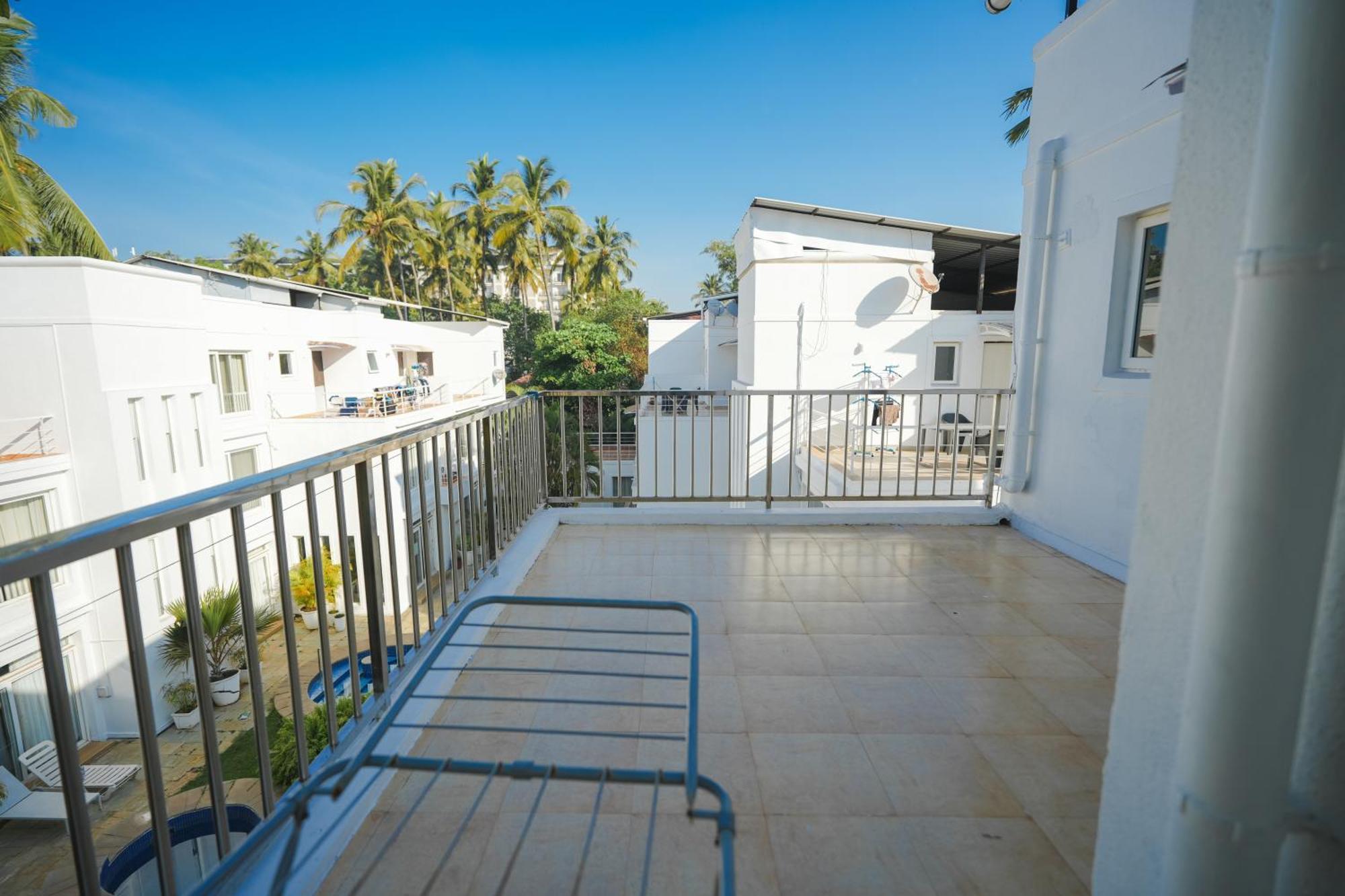 Villa M - Jia 3: Poolside Retreat in Candolim Exterior photo
