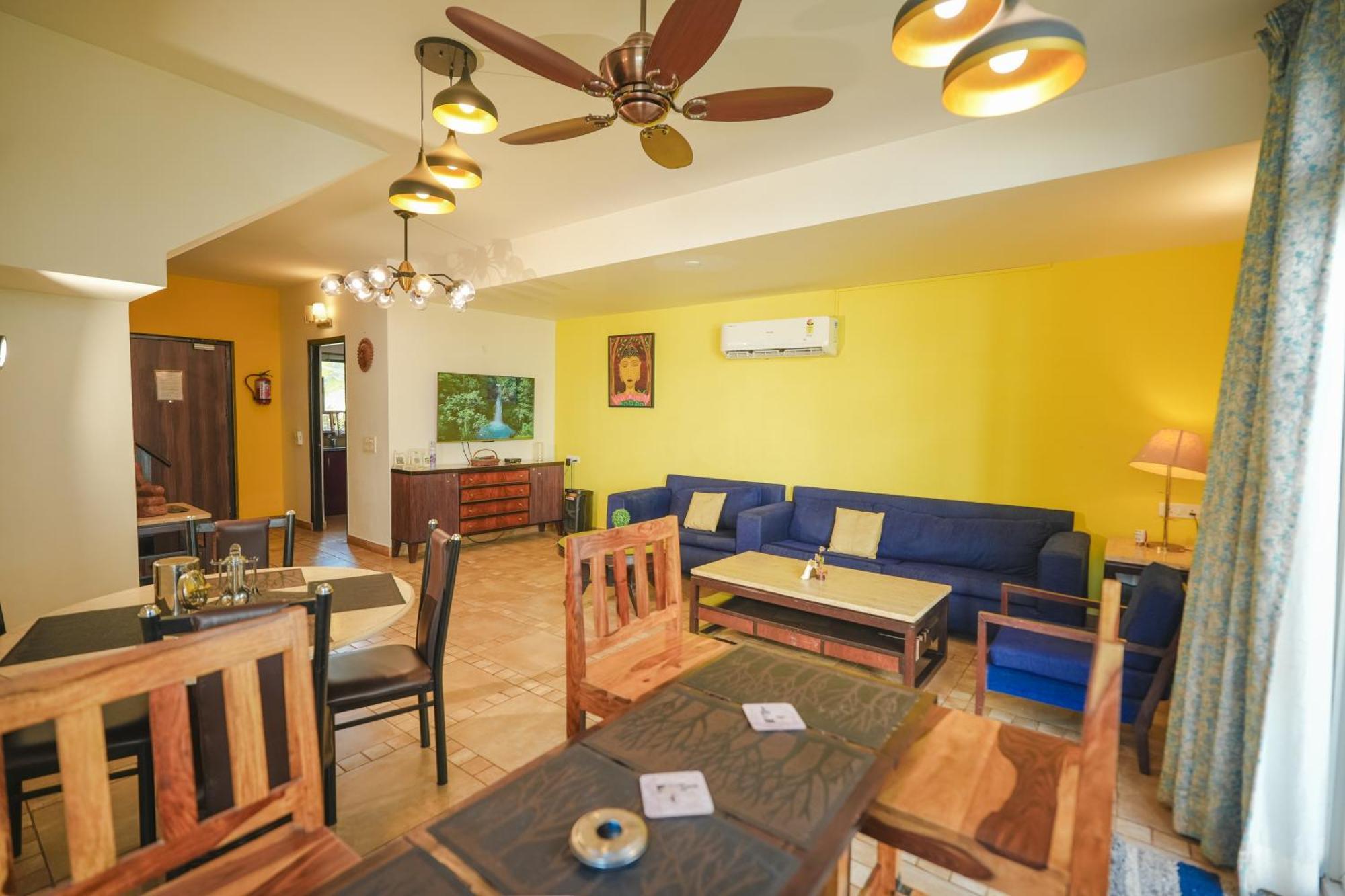 Villa M - Jia 3: Poolside Retreat in Candolim Exterior photo