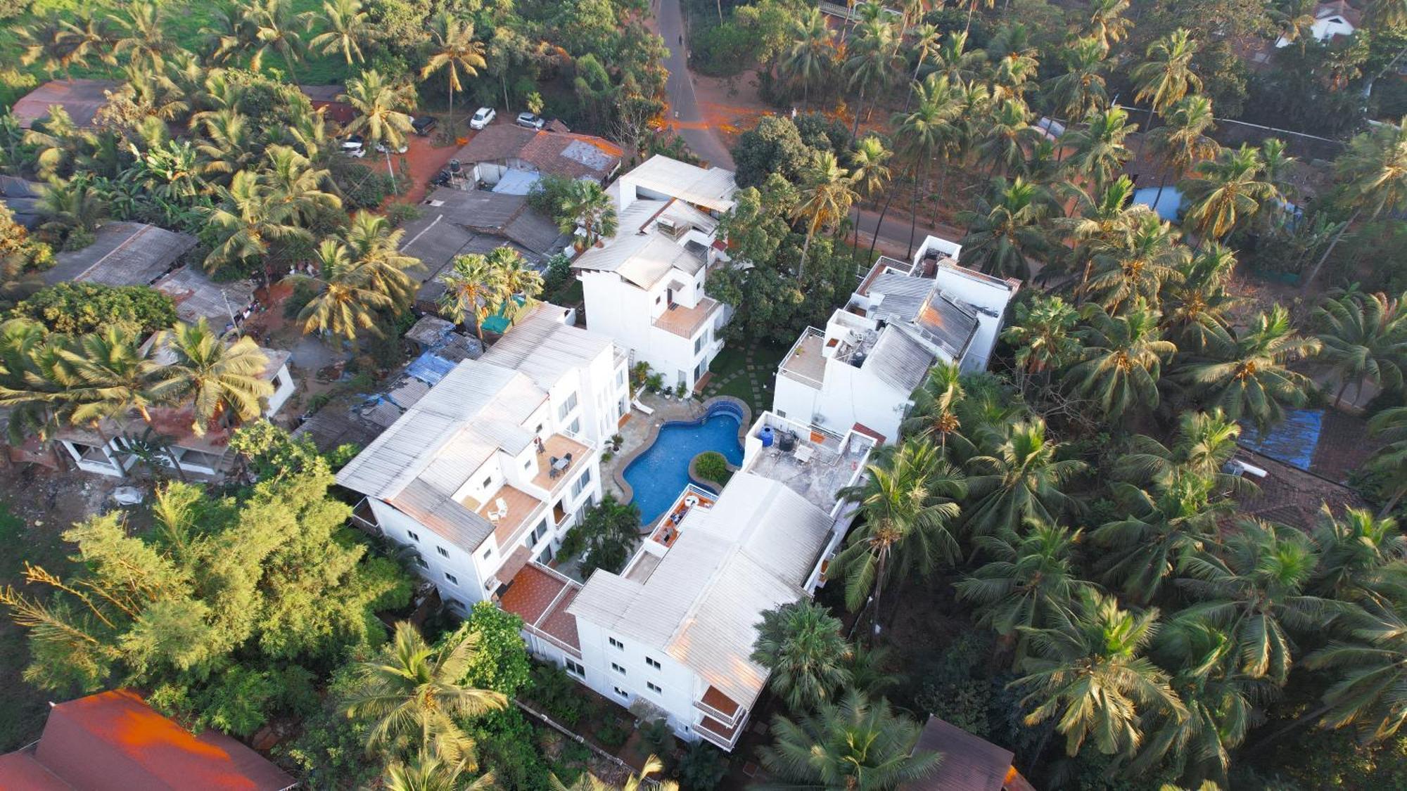 Villa M - Jia 3: Poolside Retreat in Candolim Exterior photo